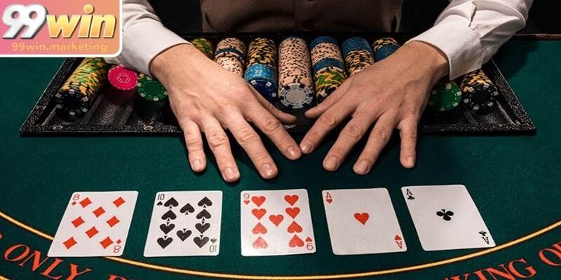 Tận dụng lúc đối thủ thiếu quân để ra lá phản công